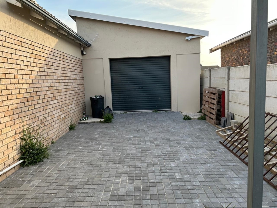 To Let 2 Bedroom Property for Rent in Parsons Ridge Eastern Cape